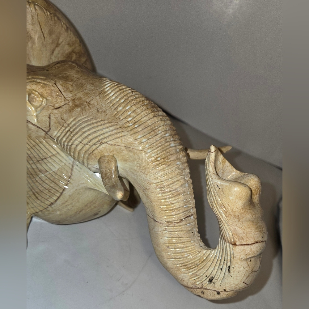 Elephant Head Resin Decorative Wall Shelf Faux Carved Old World Style Tusks NEW - Picture 7 of 9